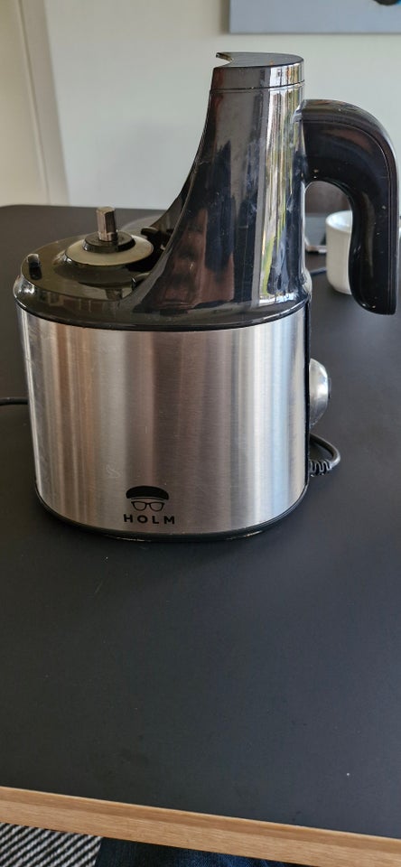 Slowjuicer, Claus Holm (model