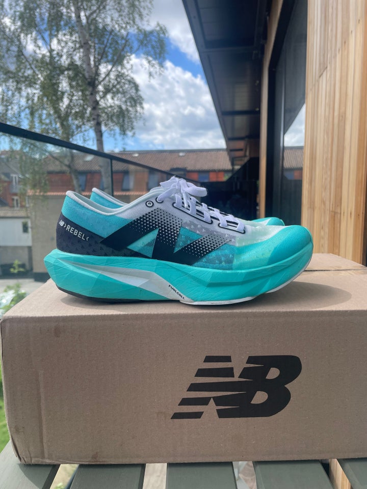 Løbesko New Balance FuelCell