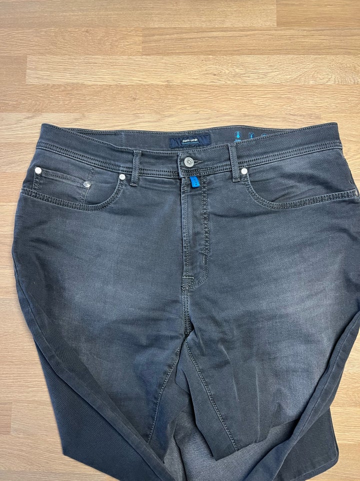 Jeans, Pierre cardin, str. 38