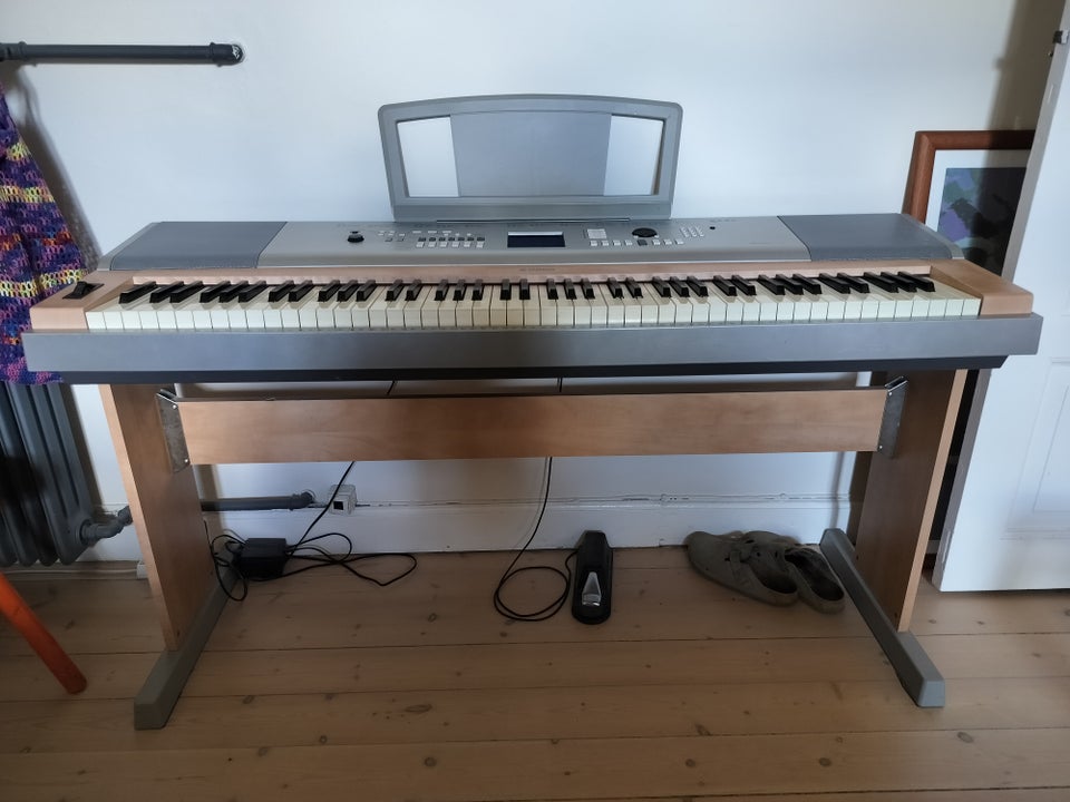 Elklaver, Yamaha, DGX-620