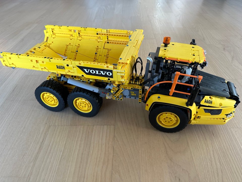 Lego Technic Volvo-dumper 42114