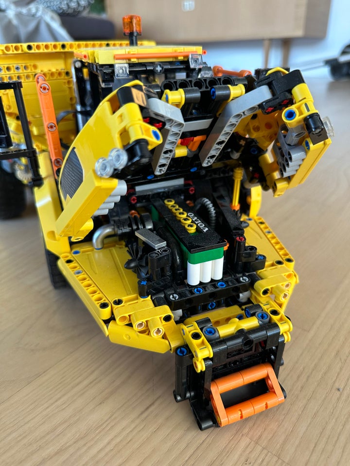 Lego Technic Volvo-dumper 42114