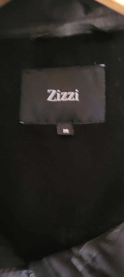 Blazer, str. 46, Zizzi