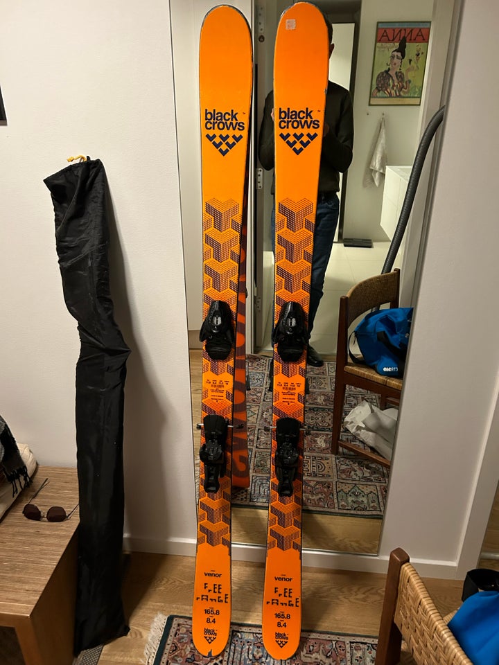 Twin-tip ski, Black Crows Venor,