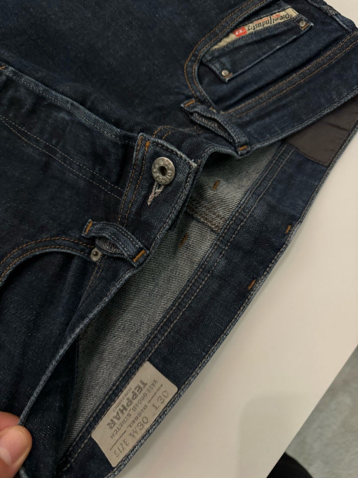 Jeans, Diesel, str. 30