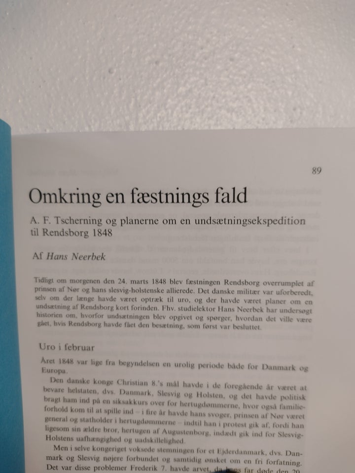 Omkring en fæstnings fald , Hans