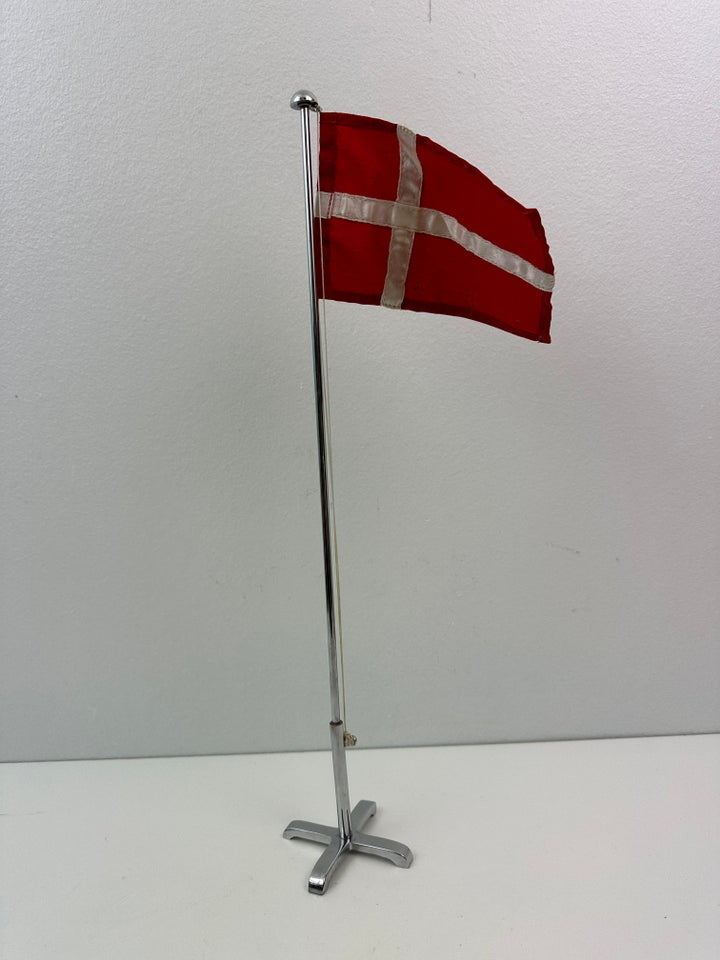 Ældre dannebro / bordflag