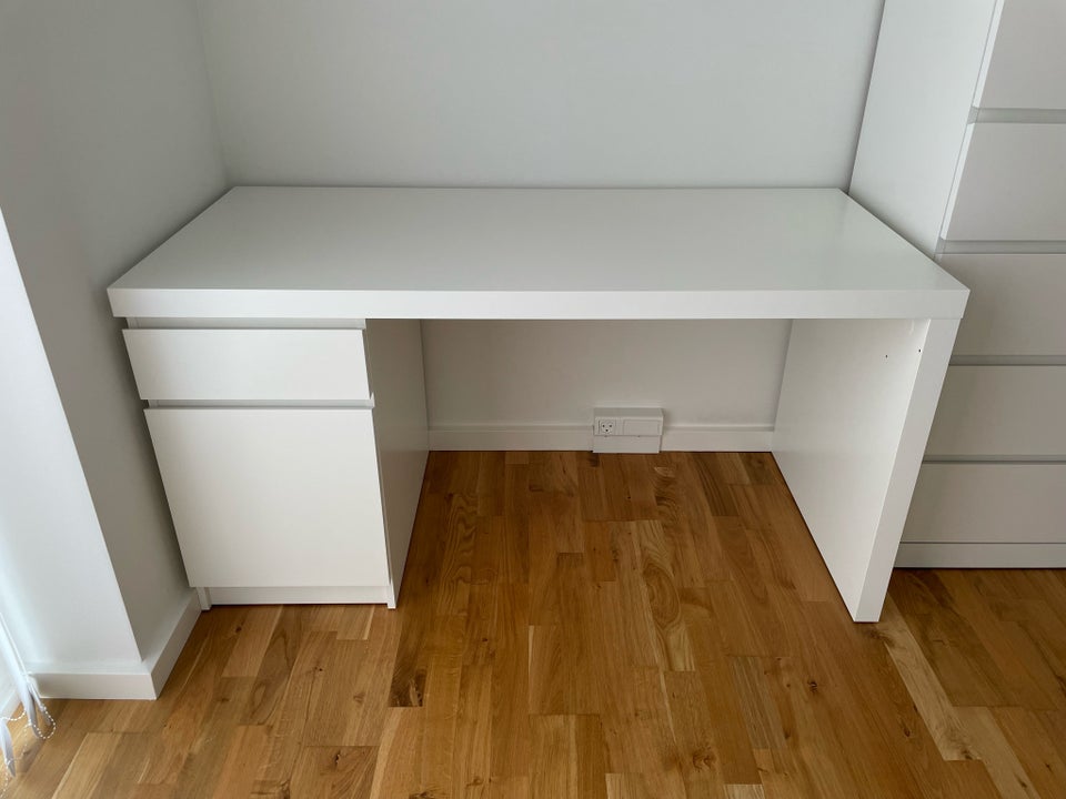 Skrivebord, MALM, IKEA