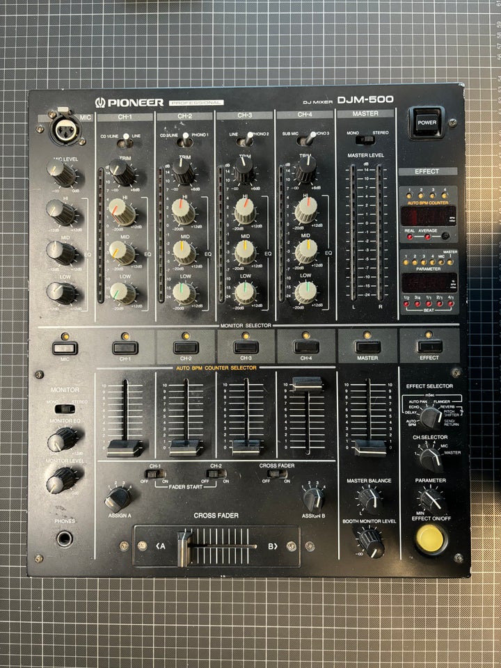 DJ mixer, Pioneer DJM-500