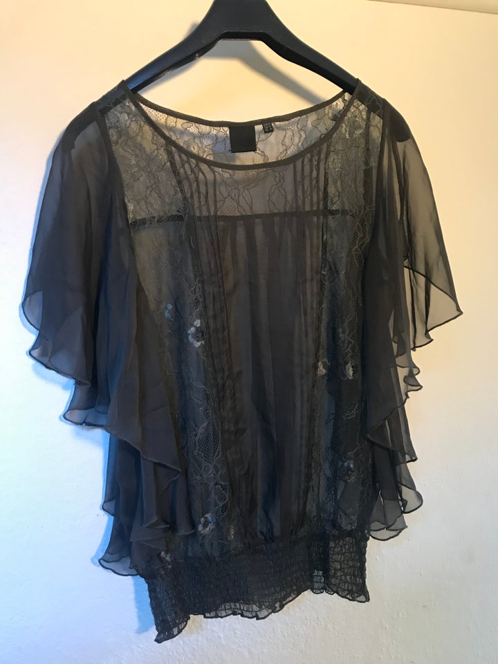 Top, In Wear, str. 40