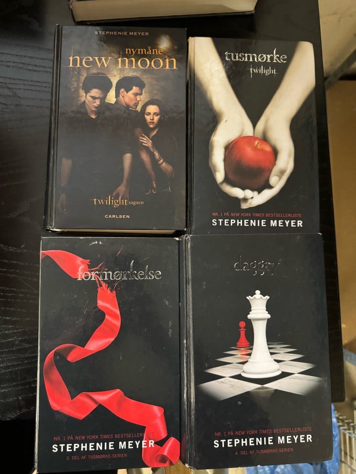 Twilight, Stephenie Meyer, genre: