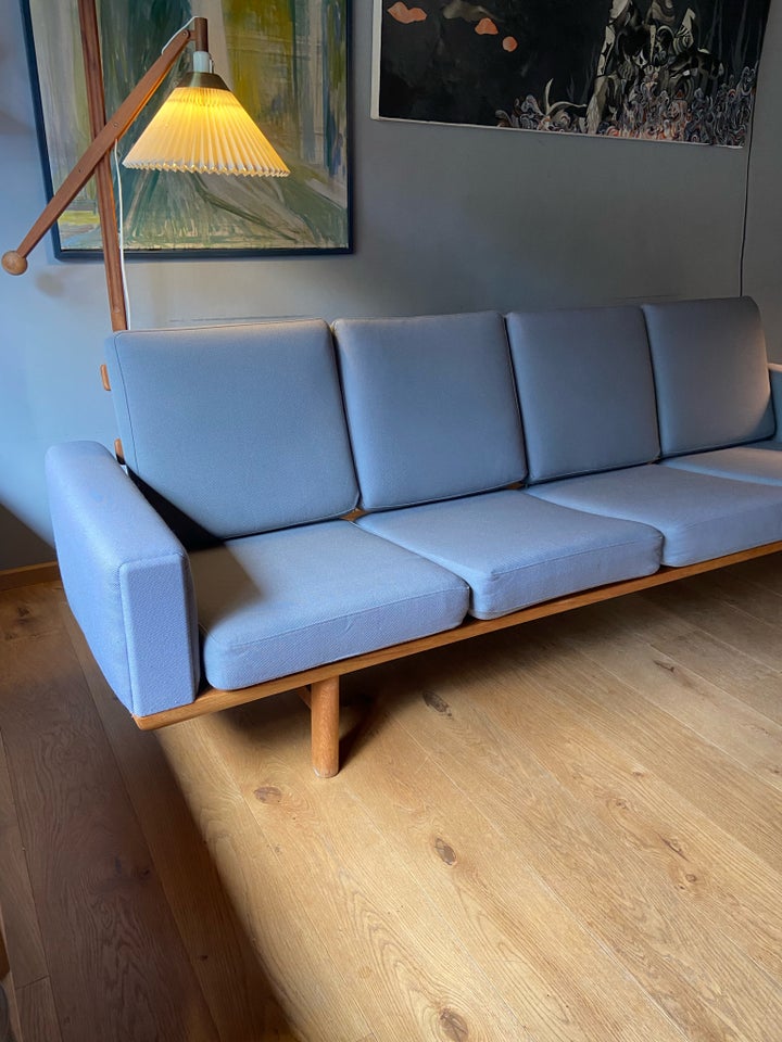 Hans J. Wegner, GE236/4, Sofa