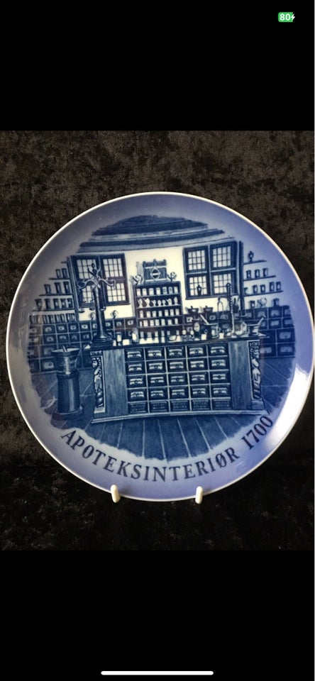 APOTEKERINTERIØR 1700 ROYAL