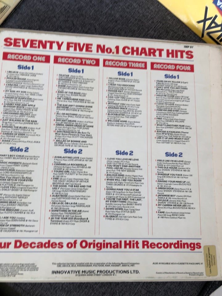 LP, Seventy five no 1 hits, Bokset