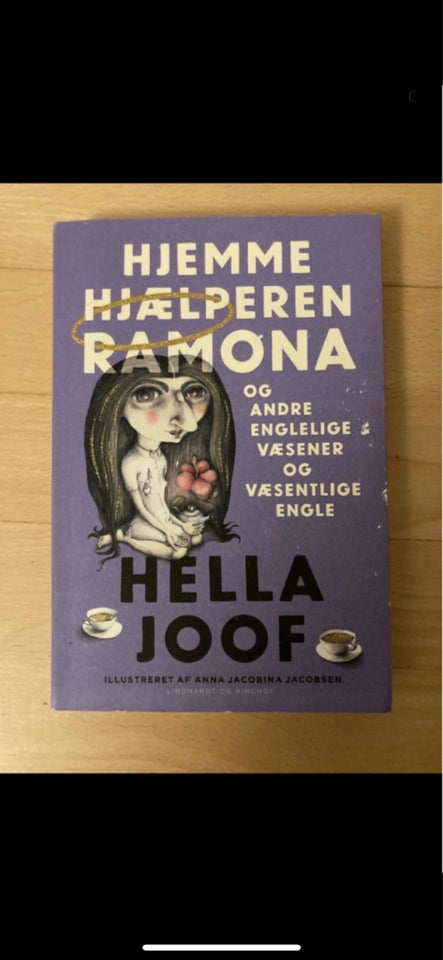 Hjemmehjælperen Ramona, Hella