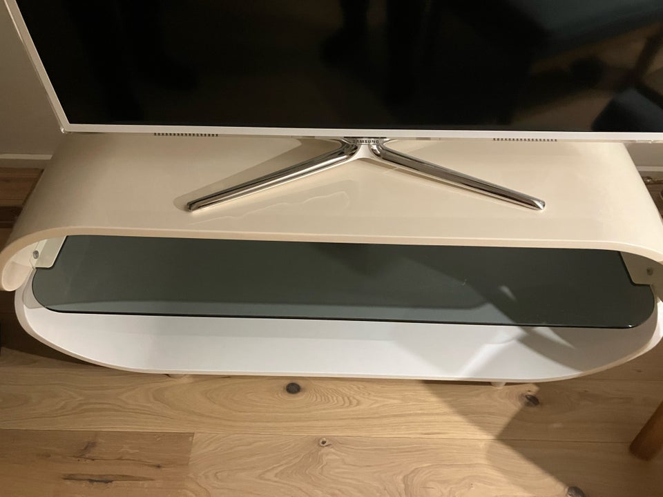 Tv bord, b: 38 l: 120 h: 50