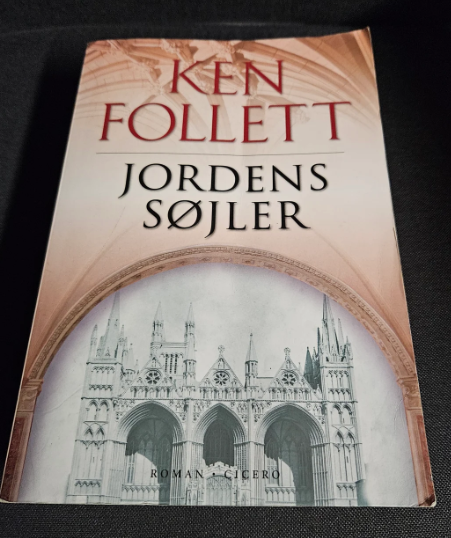 Ken Follett bog, Ken Follett,