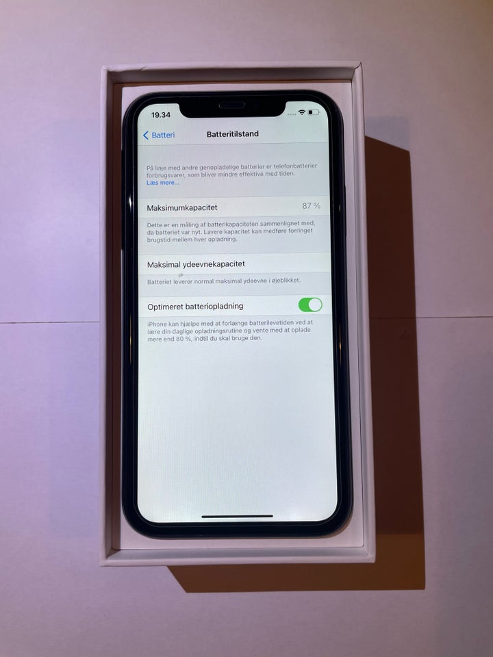 iPhone XR, 128 GB, sort