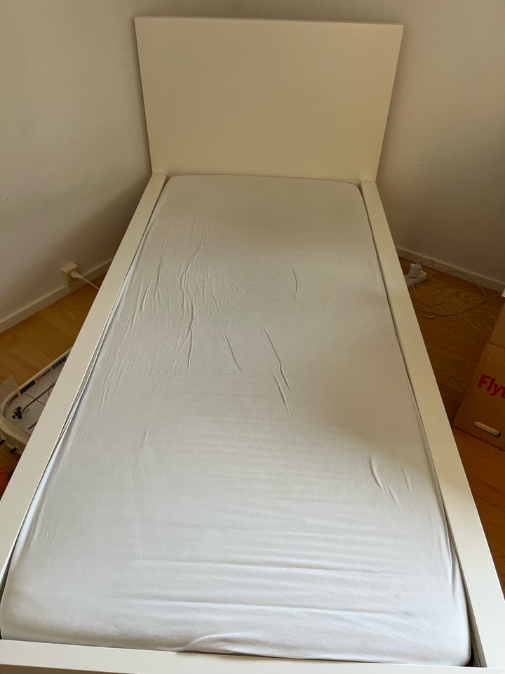 Enkeltseng, Ikea, b: 90 l: 200