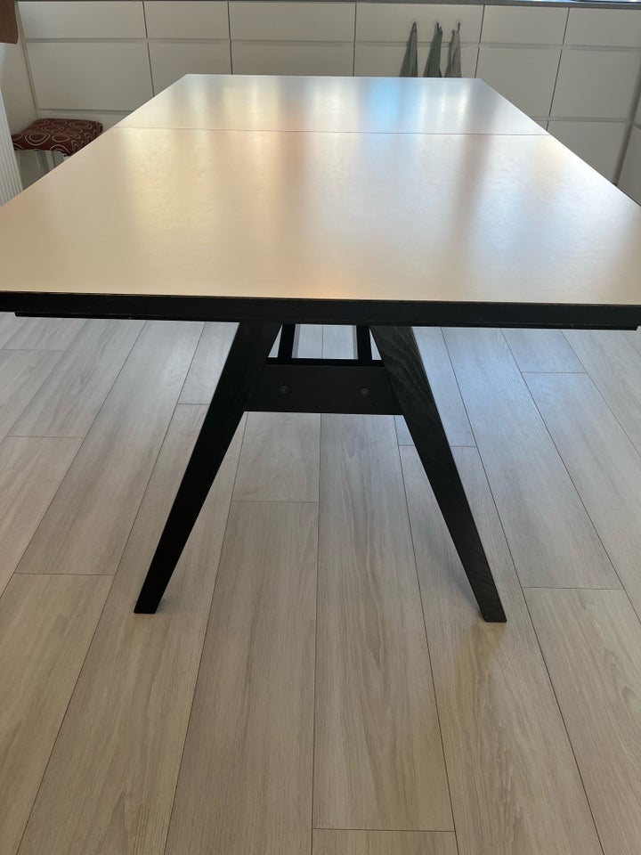 Spisebord Hvid laminat og bejdset