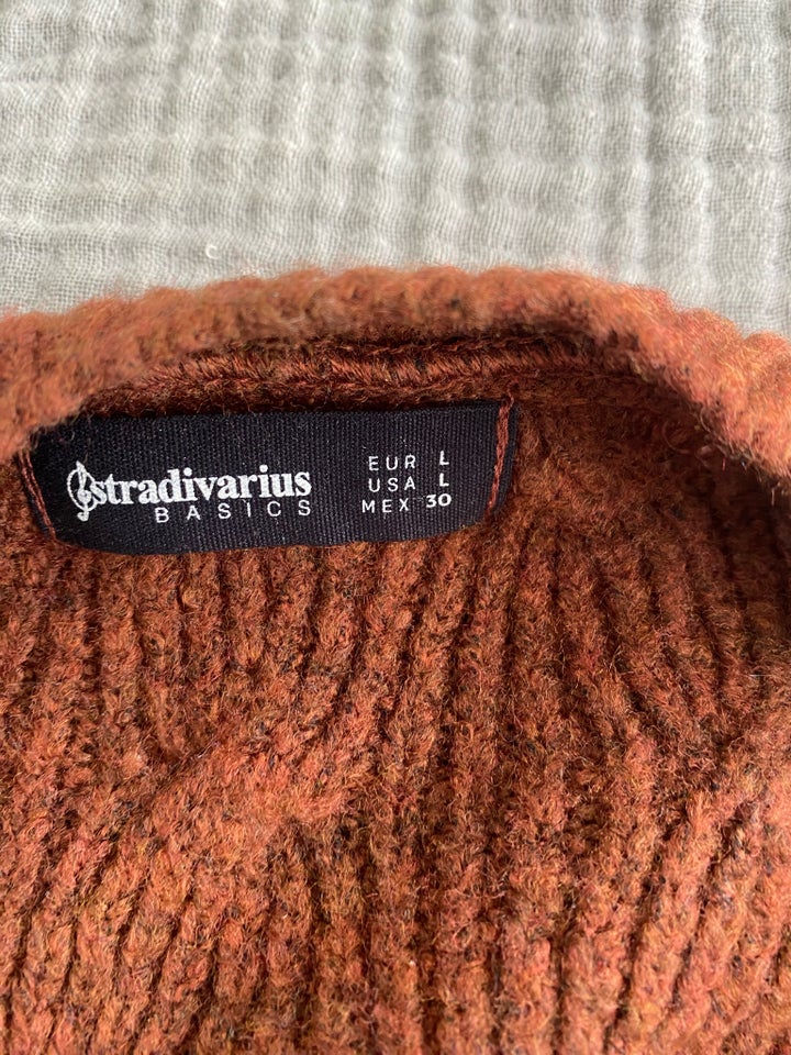 Sweater, Stradivarius, str. 40