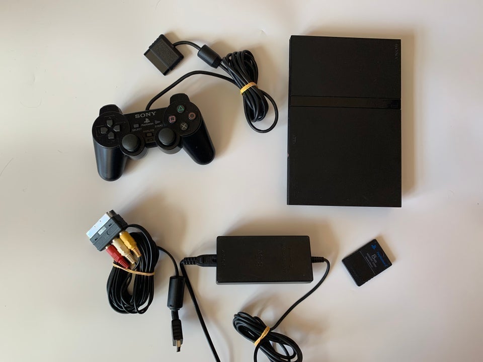 Playstation 2, PS2 Slim Med 1