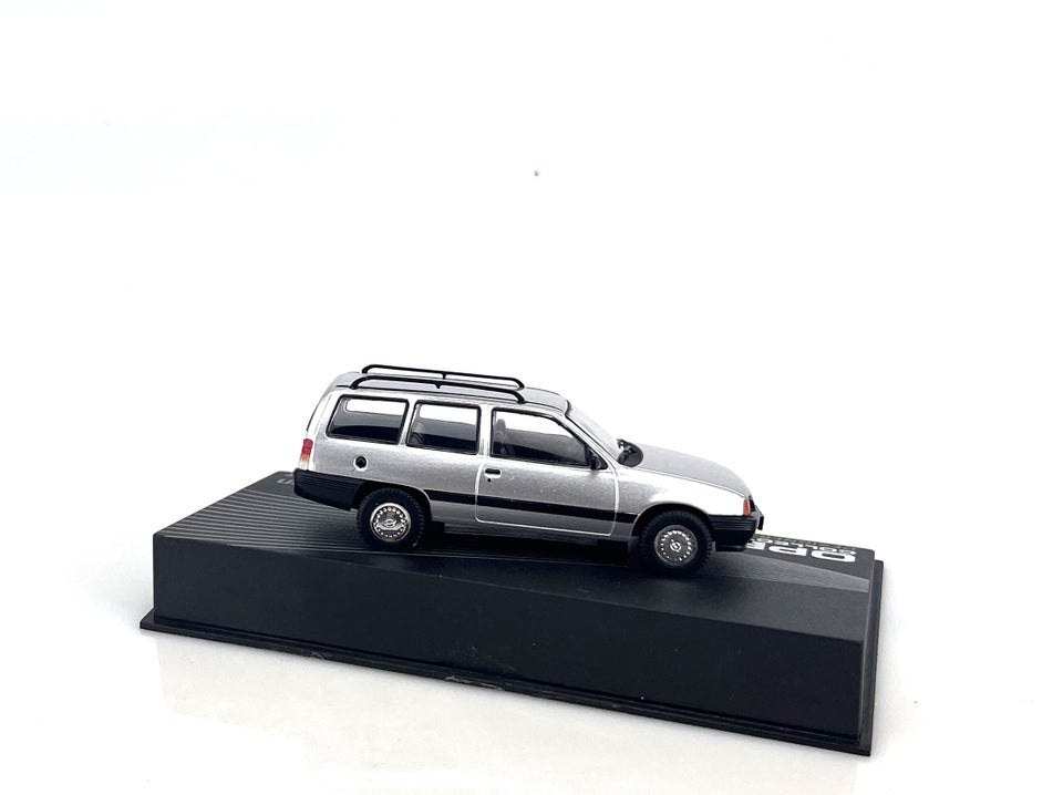 Modelbil Opel Kadett E Caravan