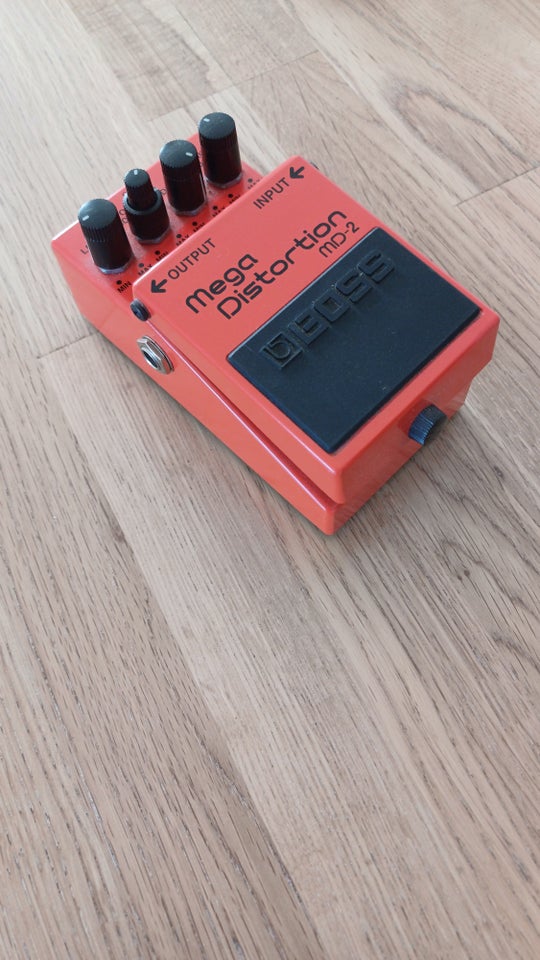 Distortion pedal, Boss MD-2 Mega