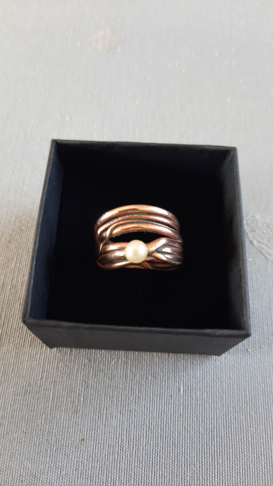 Fingerring, bronze,