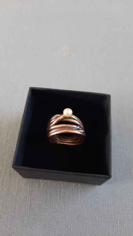 Fingerring, bronze,