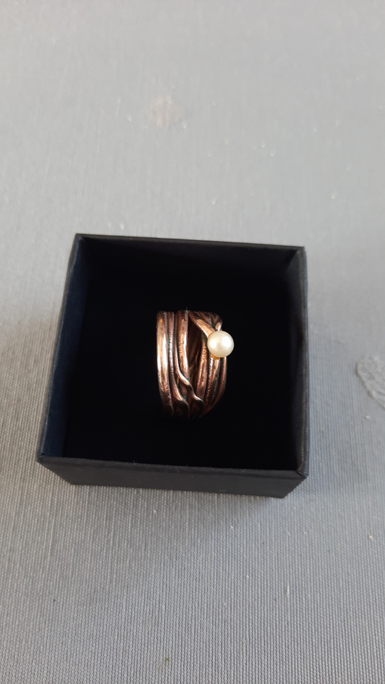 Fingerring, bronze,