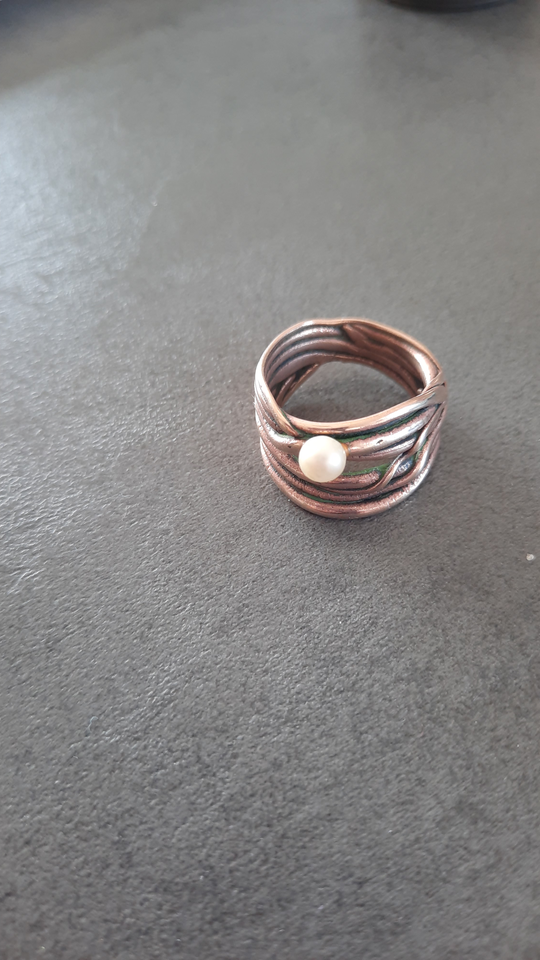 Fingerring, bronze,