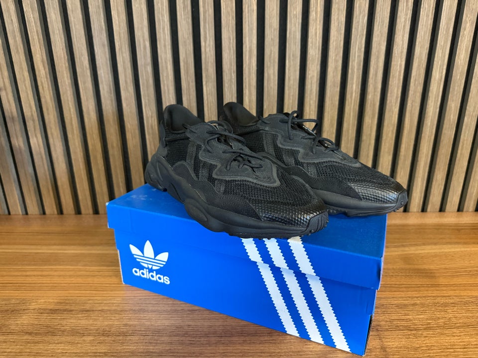 Sneakers, Adidas, str. 45