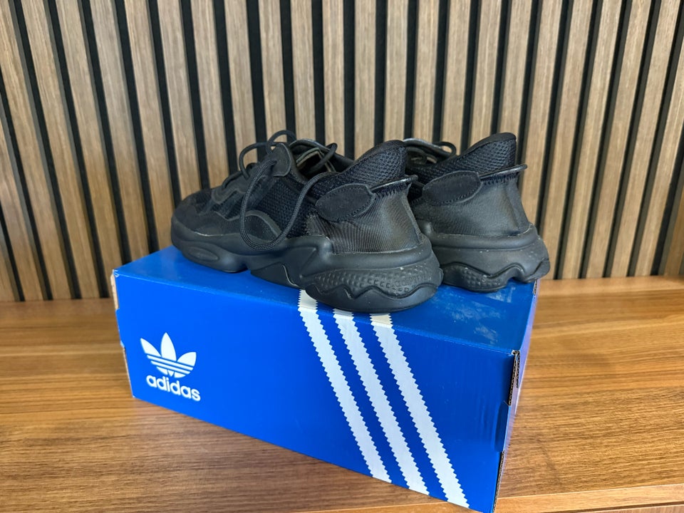 Sneakers, Adidas, str. 45