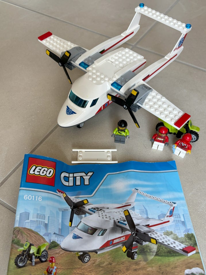 Lego City, 60116 Ambulancefly