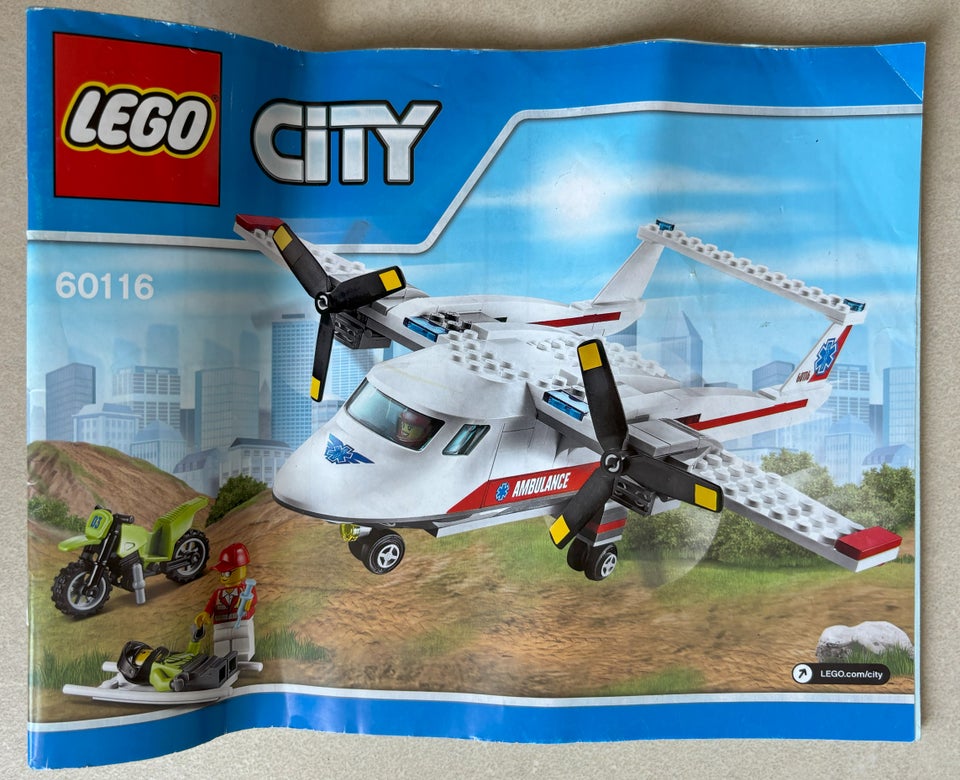 Lego City, 60116 Ambulancefly