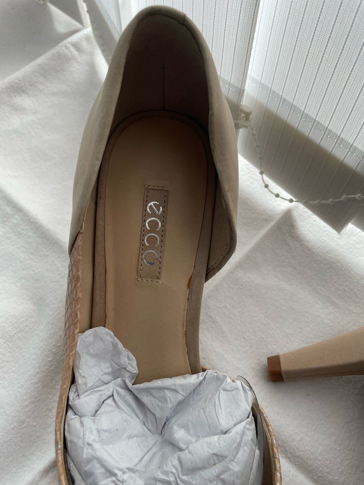 Pumps, str. 38, Ecco