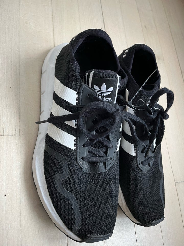 Sneakers, Adidas, str. 42