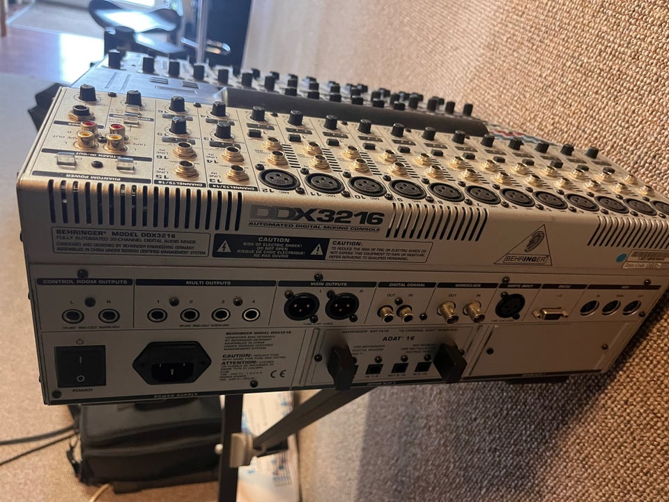 Mixer , Behringer Ddx3216