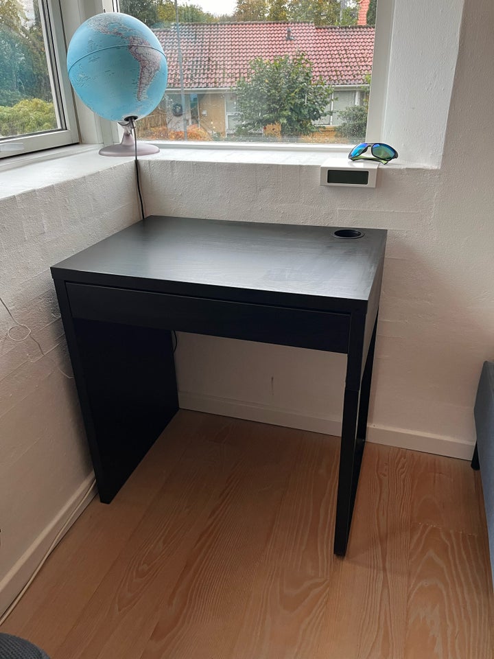 Skrivebord, IKEA, b: 73 d: 50 h: 75