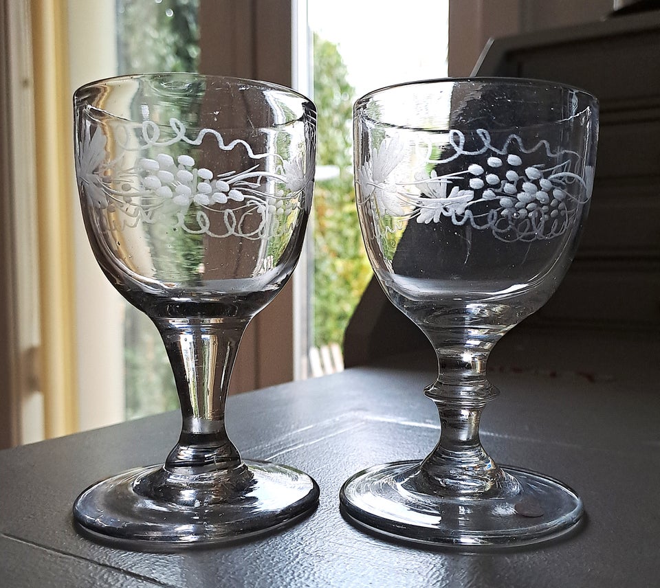 Glas, 2 gamle danske vinløvsglas