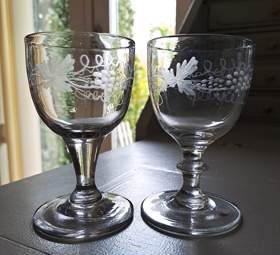 Glas, 2 gamle danske vinløvsglas