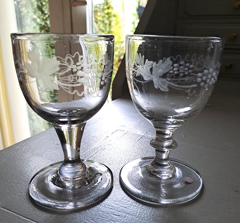 Glas, 2 gamle danske vinløvsglas