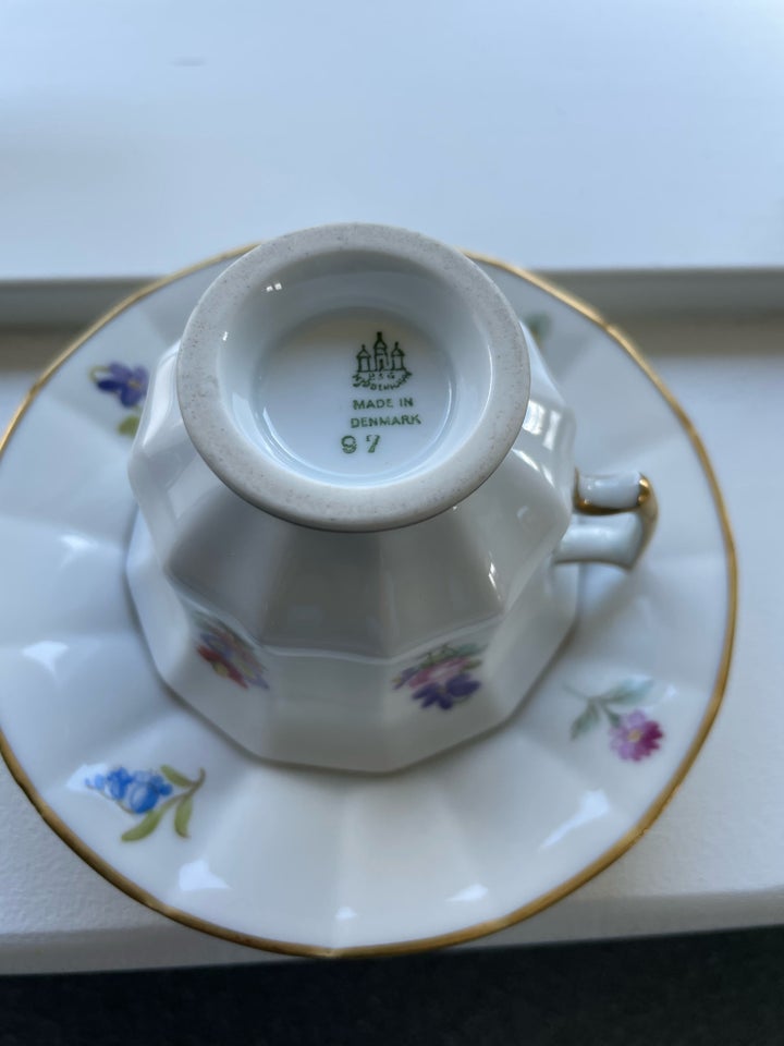 Porcelæn, Kaffekopper, Kongeligt