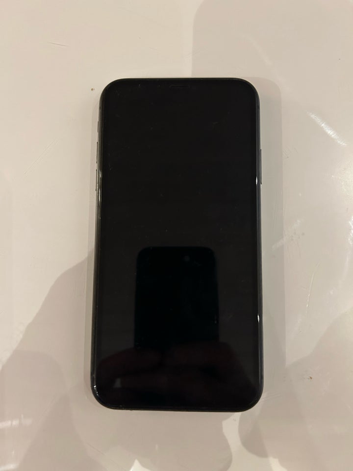 iPhone 11, 64 GB, sort