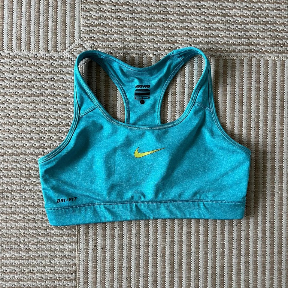 Top, Nike 35 kr, str. 38