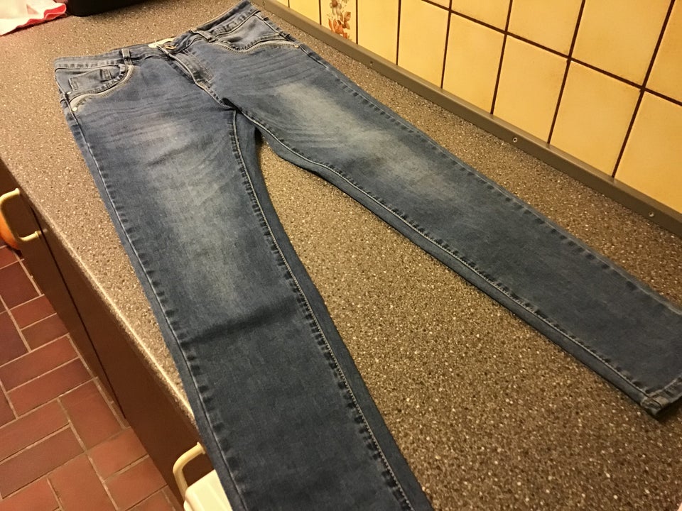 Jeans Karostar str 28