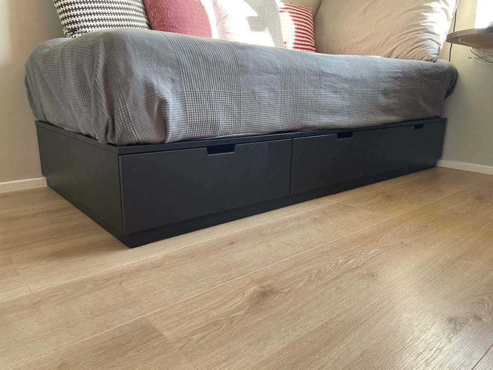 Enkeltseng, IKEA Nordli, b: 90 l: