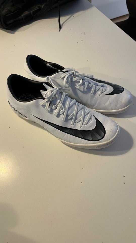 Fodboldsko, Nike, str. 40