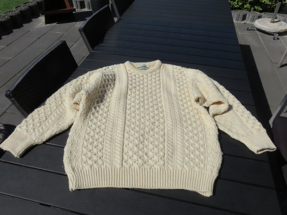 Sweater, Aran Crafts, str. 42